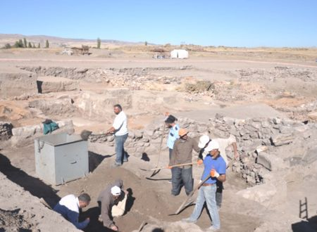Kültepe Höyüğünde 4 Bin 500 Yıllık Anıtsal Yapı Bulundu