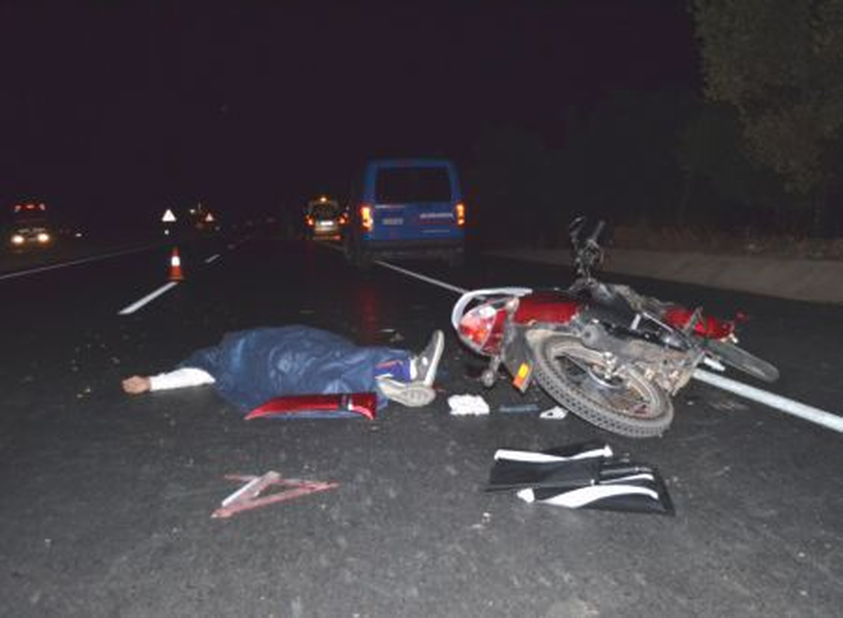 Motosiklet Kamyonete Arkadan Çarptı: 1 Ölü