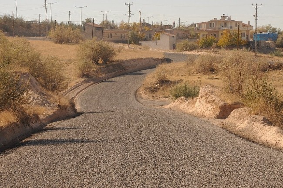 Nevşehir\'de 100 Evler Kümesi Yolu Asfaltlandı