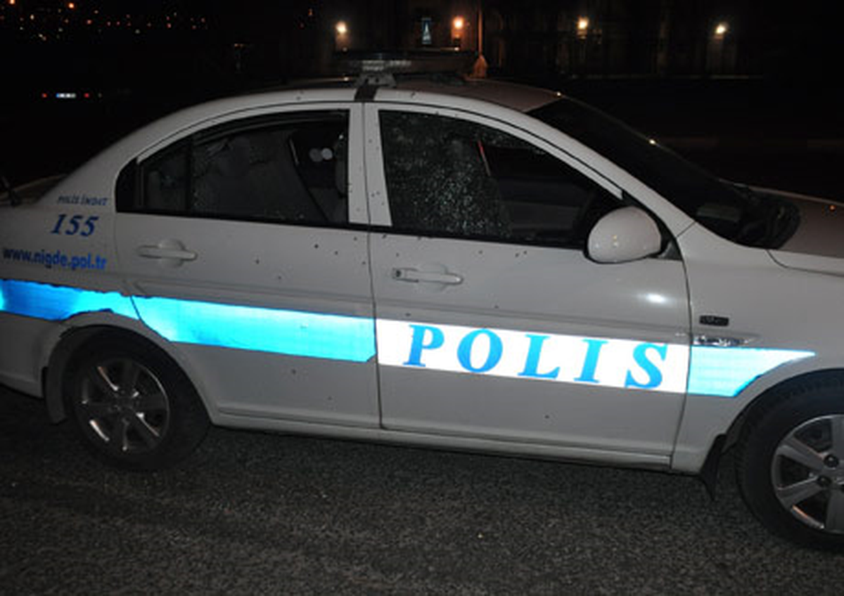 Alkollü Sürücü Polis Aracına Tüfekle Ateş Açtı