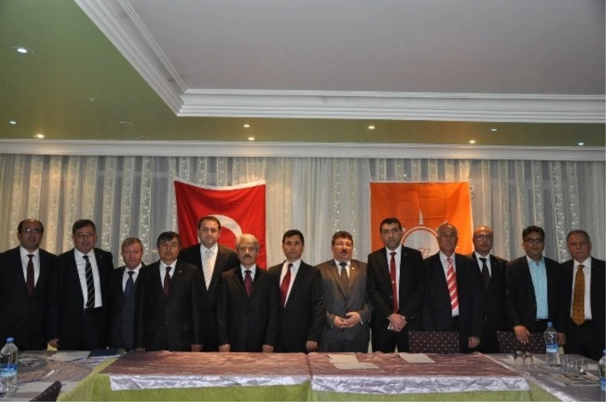 Sandıklı\'da AK Parti Başkan Aday Adayları Basına Tanıtıldı
