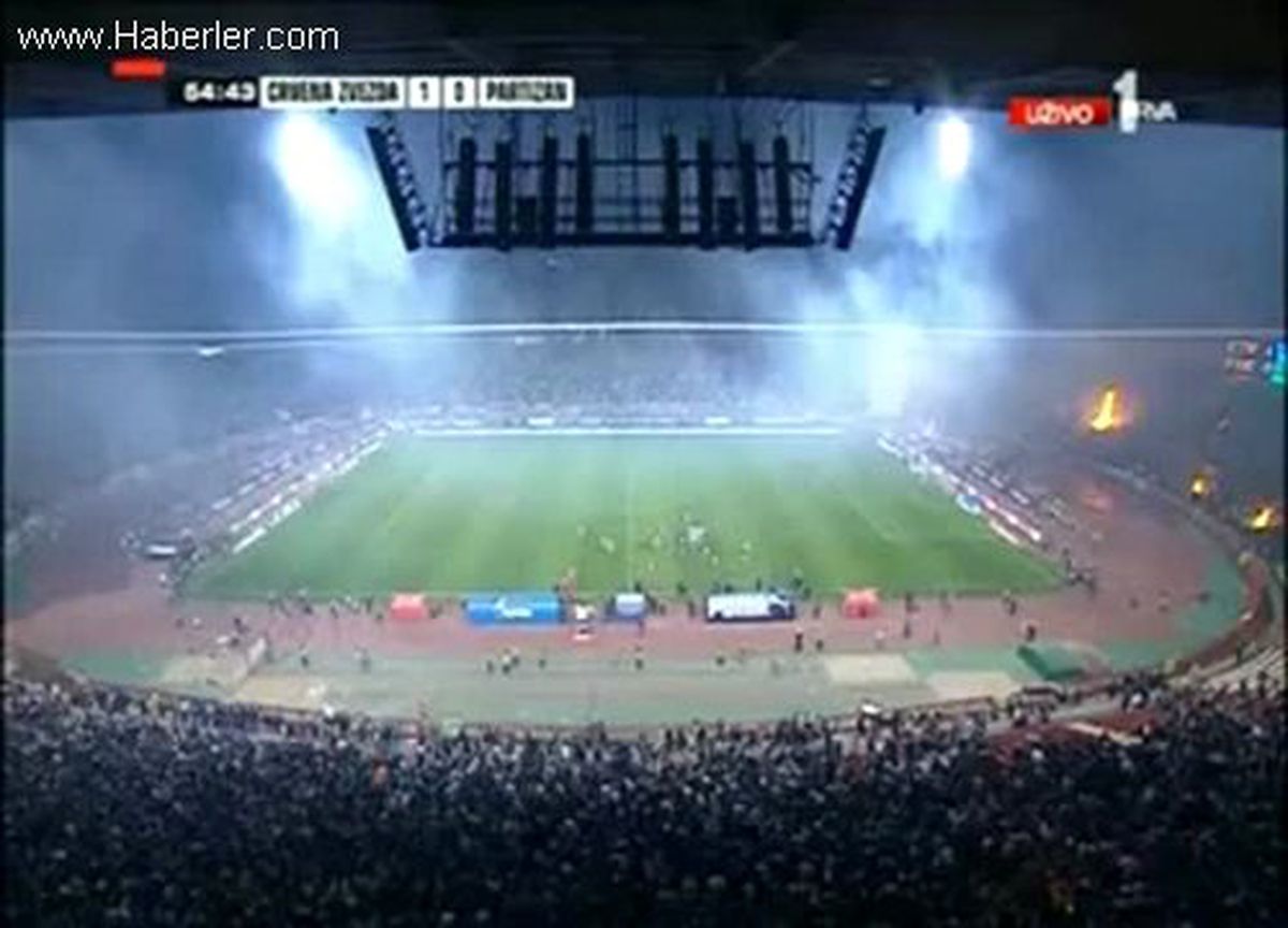 Sırbistan\'da Olaylı Derbi