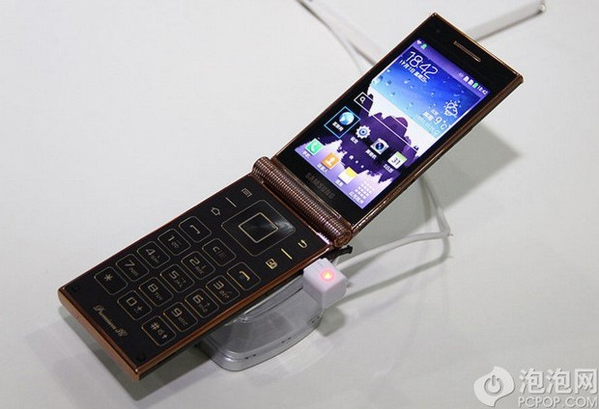 Snapdragon 800\'lü kapaklı cep