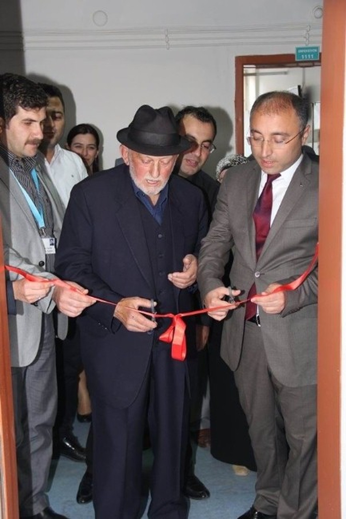 Tedavi Gördüğü Hastaneye Oda Yaptırdı