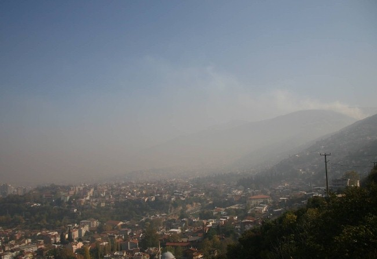 Uludağ\'da 20 Saattir Devam Eden Orman Yangınına Havadan Müdahale Başladı