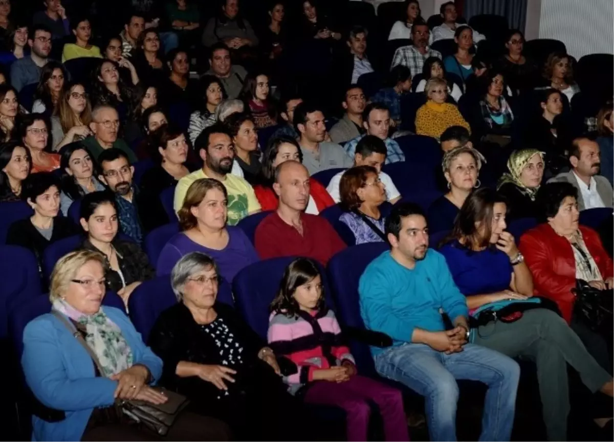 "Ahududu" Karşıyaka Seyircisiyle Buluştu