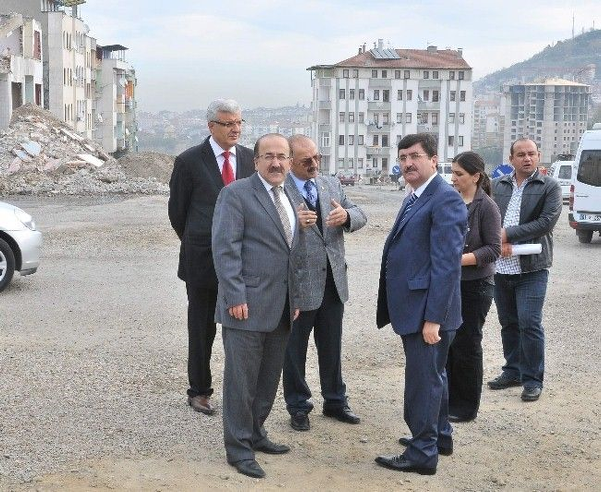 Başkan Gümrükçüoğlu Yol Çalışmalarını İnceledi