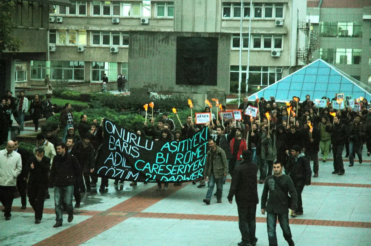 Batman\'daki Cinayet İstanbul\'da Protesto Edildi