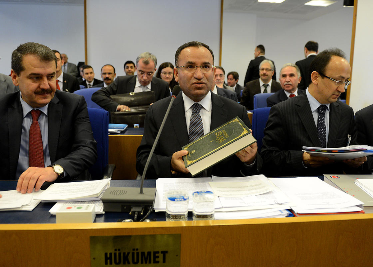 Bozdağ: Kayıt Tutulmuyor Ama Kim Olduklarını Biliyoruz
