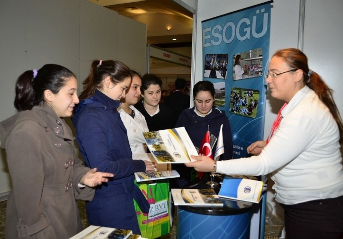 Eğitim ve Kariyer Fuarı\'nda Esogü Standına Büyük İlgi