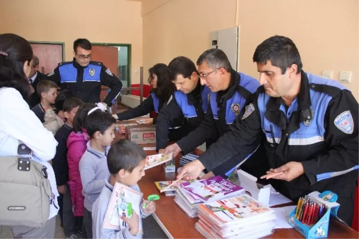 Eskişehir Polisinden "Bir Kitap Bir İnsan Kampanyası "