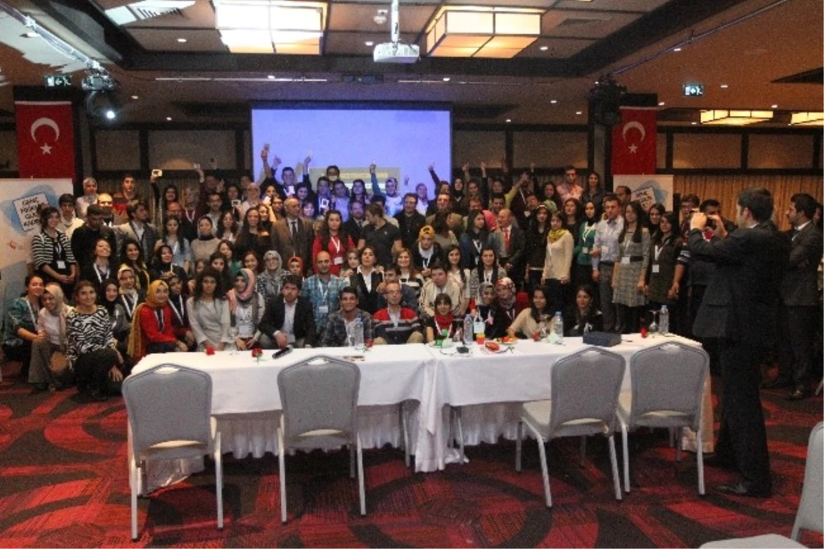 \'Genç Fikirler Güçlü Kadınlar\' Projesi Erzurum\'da