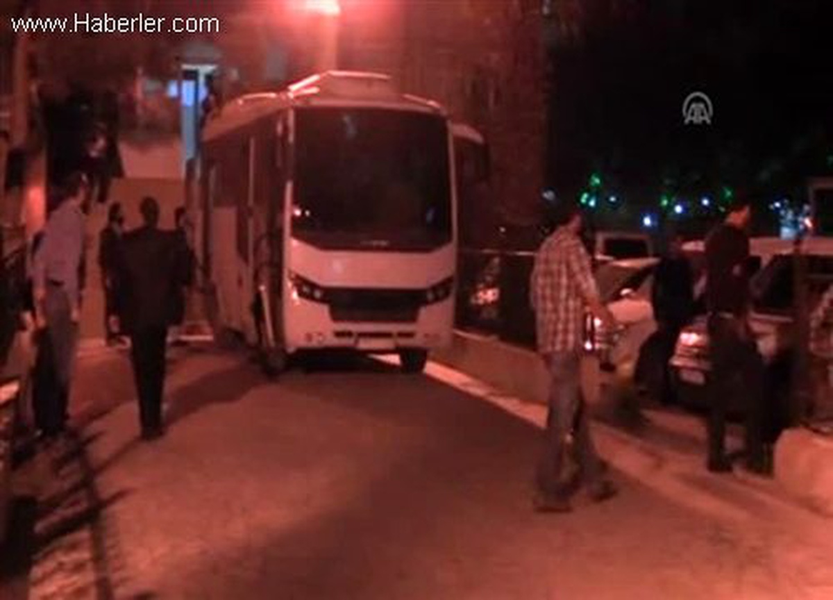 Gözaltına alınan 14 kişiden 9\'u tutuklandı