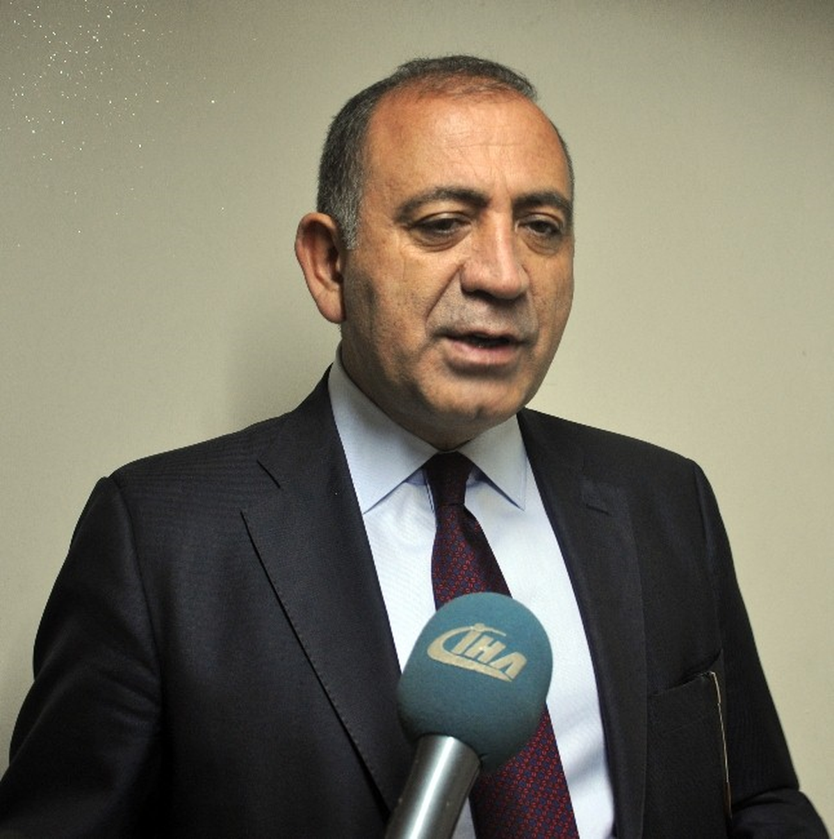 Gürsel Tekin: "Mustafa Sarıgül ile Tatlı Bir Rekabet Olacak"