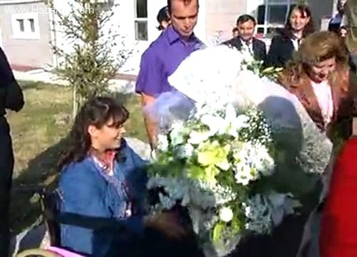 Hayrünnisa Gül ve Sonja, Sevgi Evini ziyaret etti
