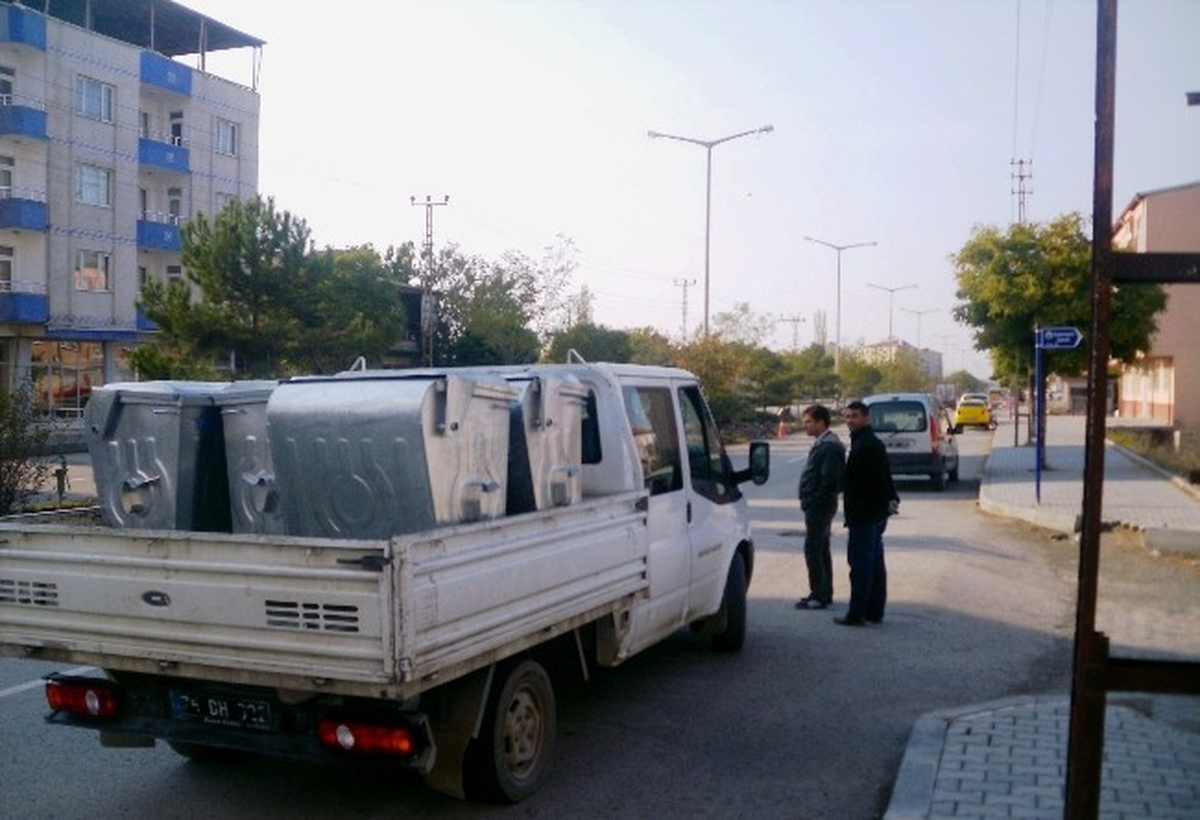 Iğdır Belediyesi 330 Adet Çop Kontenyırı Dağıttı