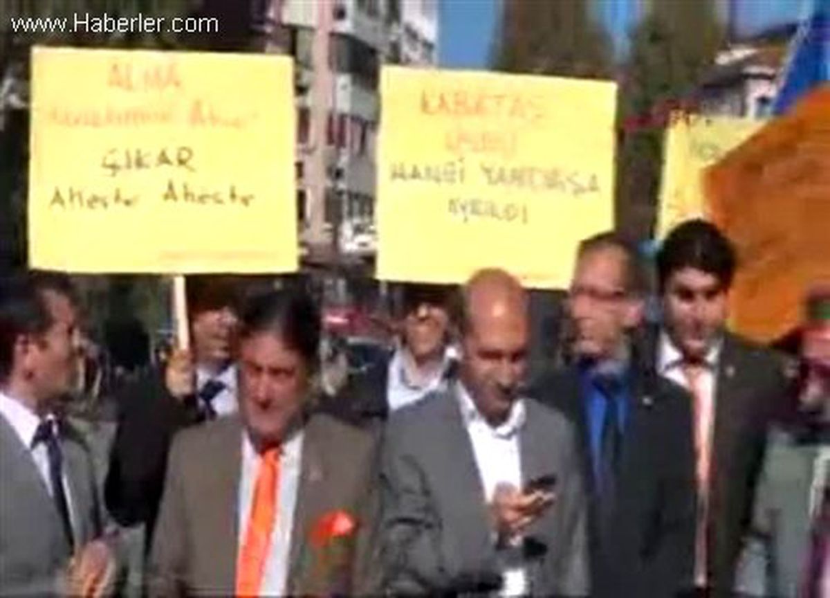 İl Milli Eğitim Müdürlüğü Önünde Tabutlu Protesto