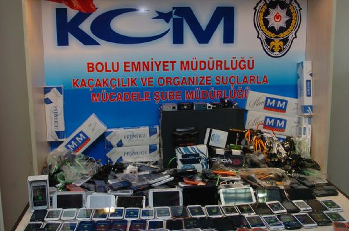 Bolu\'da Kaçak Telefonları Klonlayanlar Yakalandı