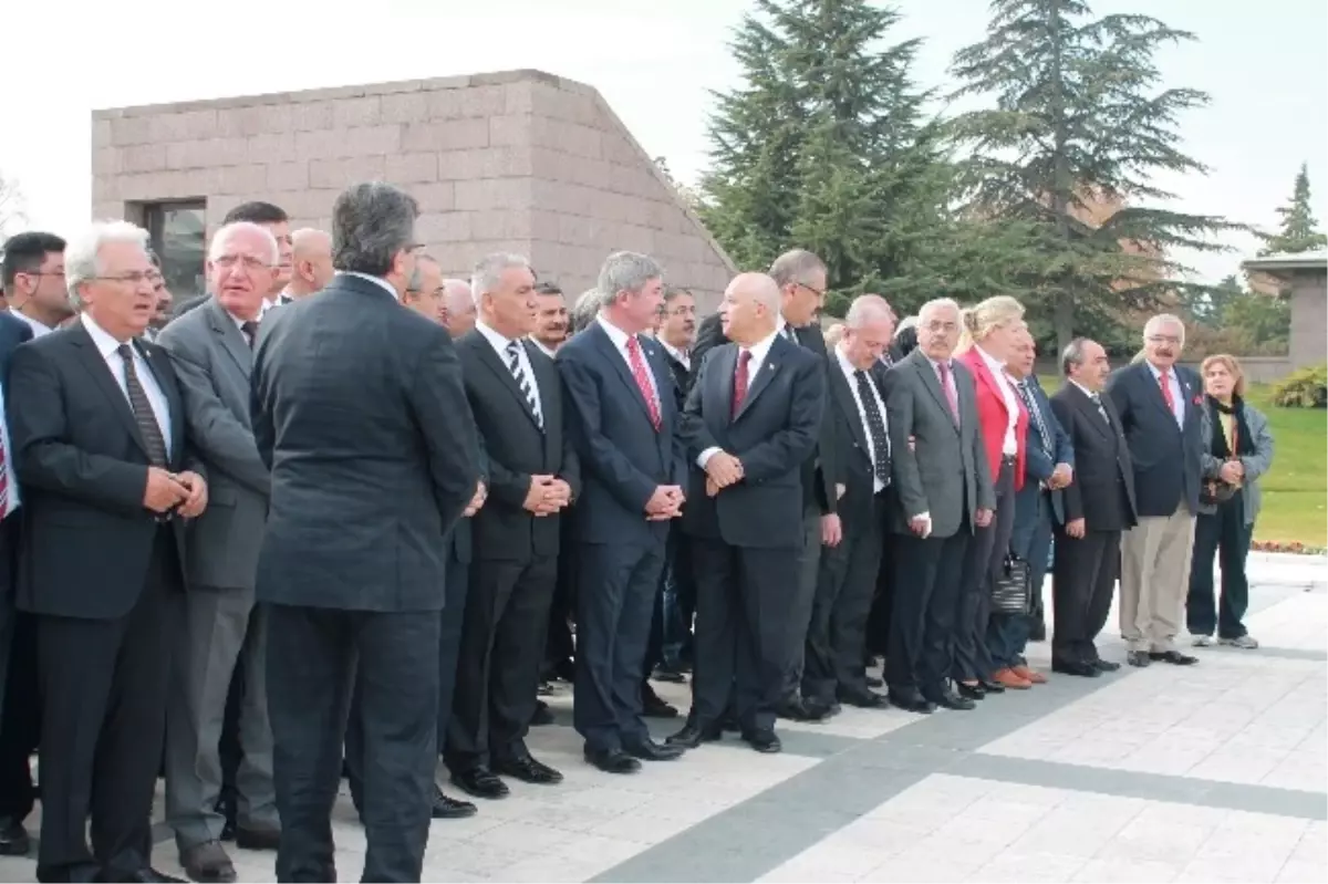 Merhum Ecevit Kabri Başında Anıldı