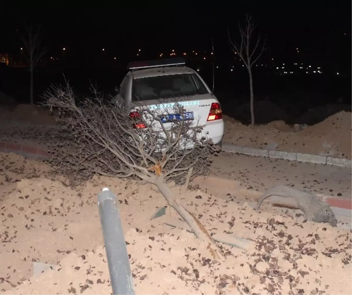 Önce Polise Kaza Yaptırdı, Sonra Kendisi Yaptı