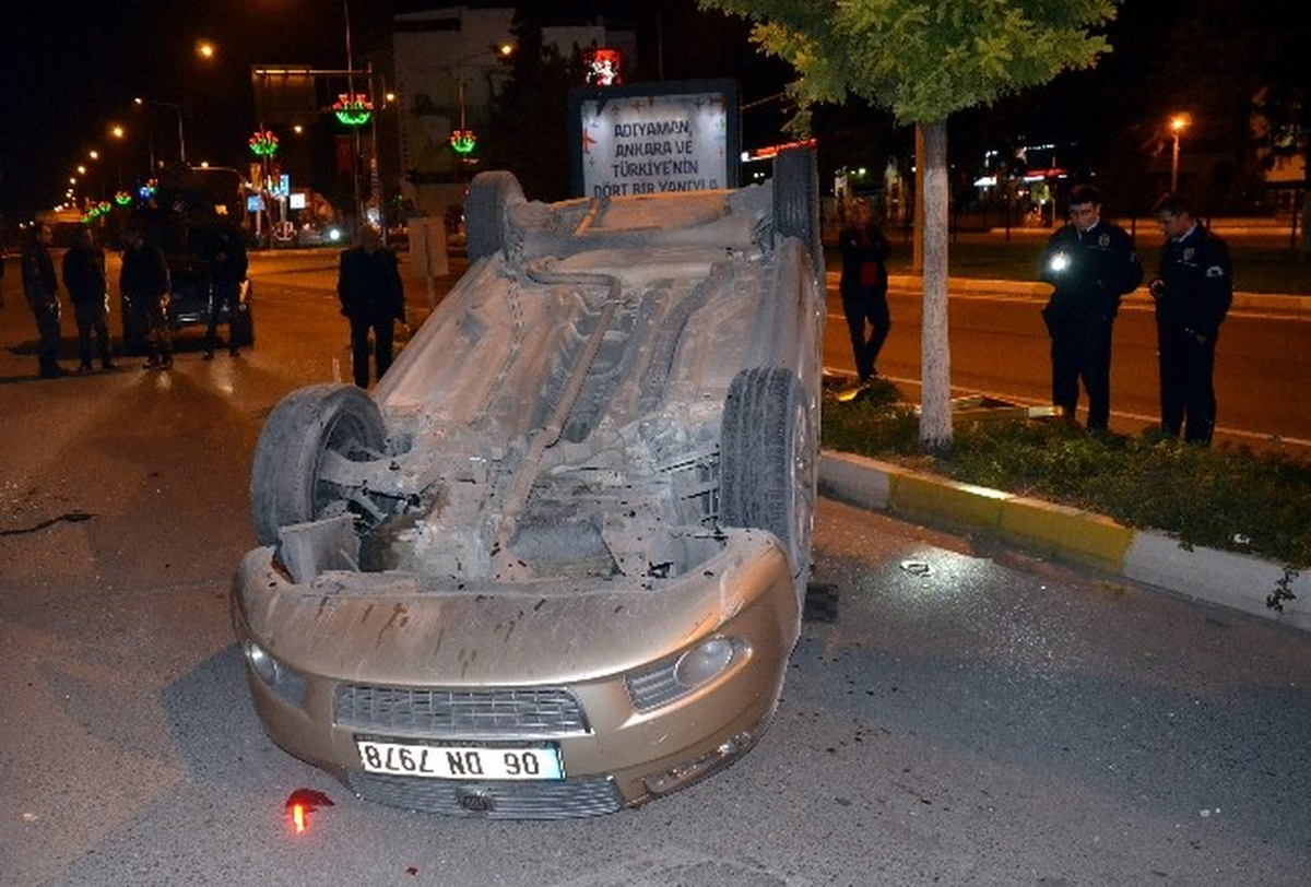 Otomobil Takla Atıp Ters Döndü: 1 Yaralı