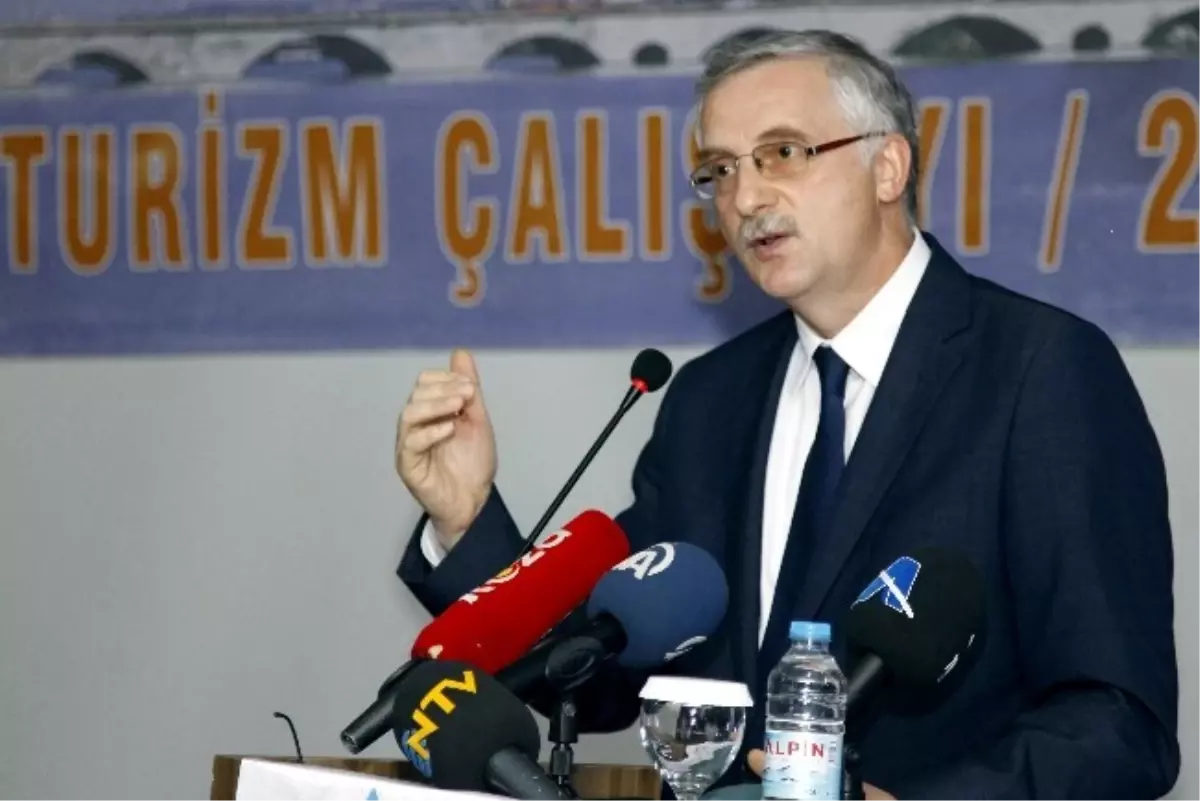 Özaslan: "İlk 9 Ayda Turizmde Yüzde 10 Büyüme Sağlandı"