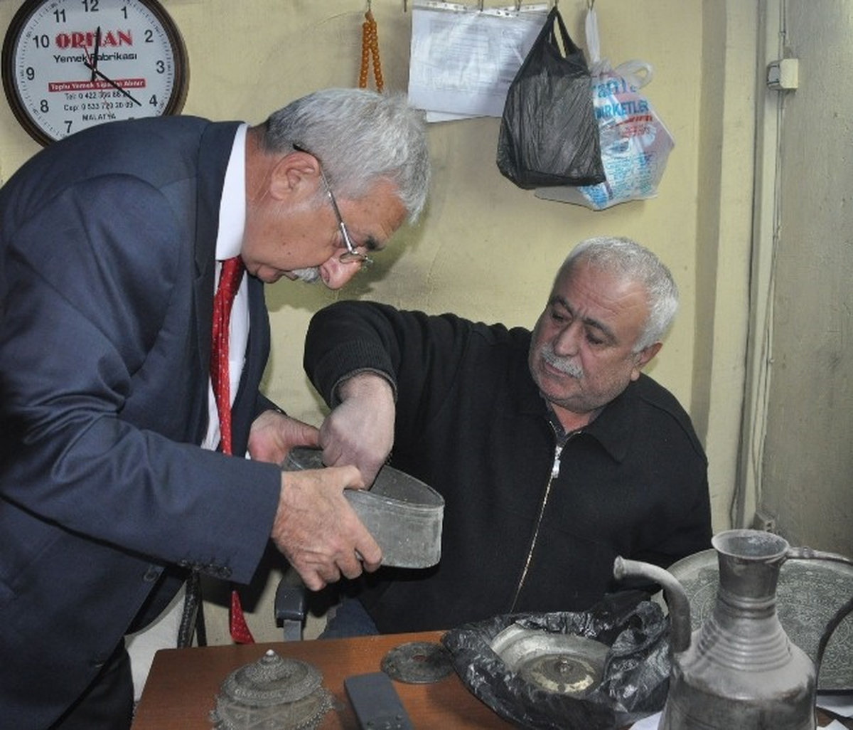 TESK Genel Başkanı Bendevi Palandöken Bakırcılar Çarşısını Ziyaret Etti