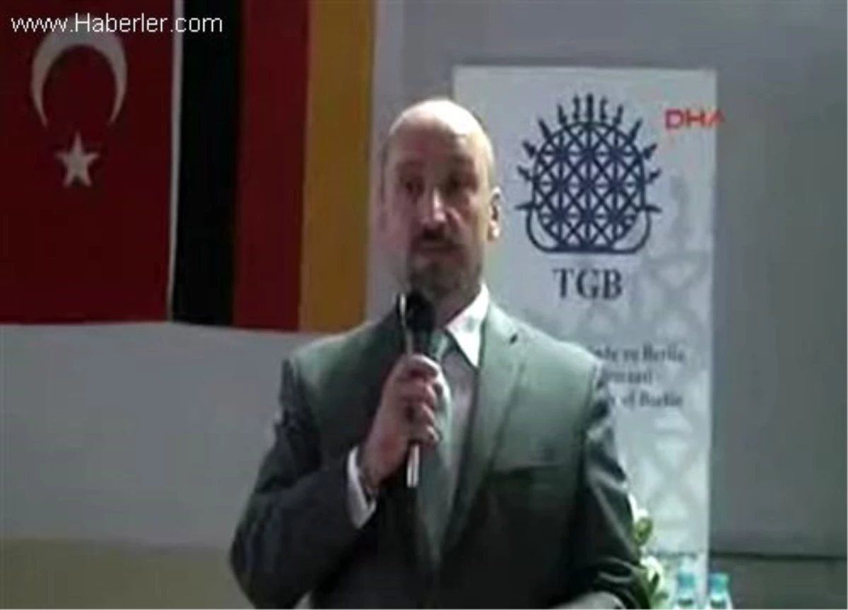 Türk Tarih Kurumu Başkanı Hülagü, Berlin\'de Osmanlı\'da Azınlıklar Konferansı Verdi