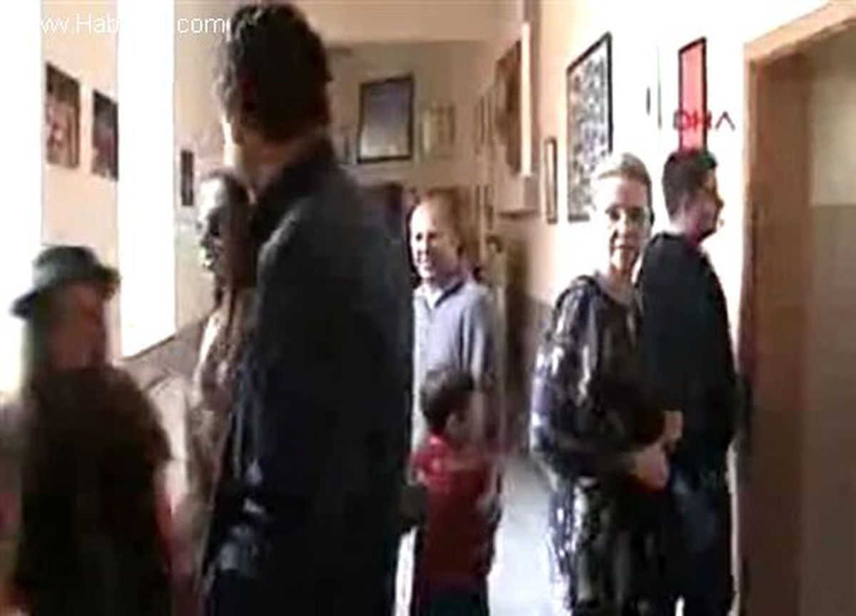 3 Kasım\'da Saldırıya Uğrayan Mitroviça\'nın Kuzeyindeki Üç Oy Kullanma Merkezinde Oylar İptal Edildi