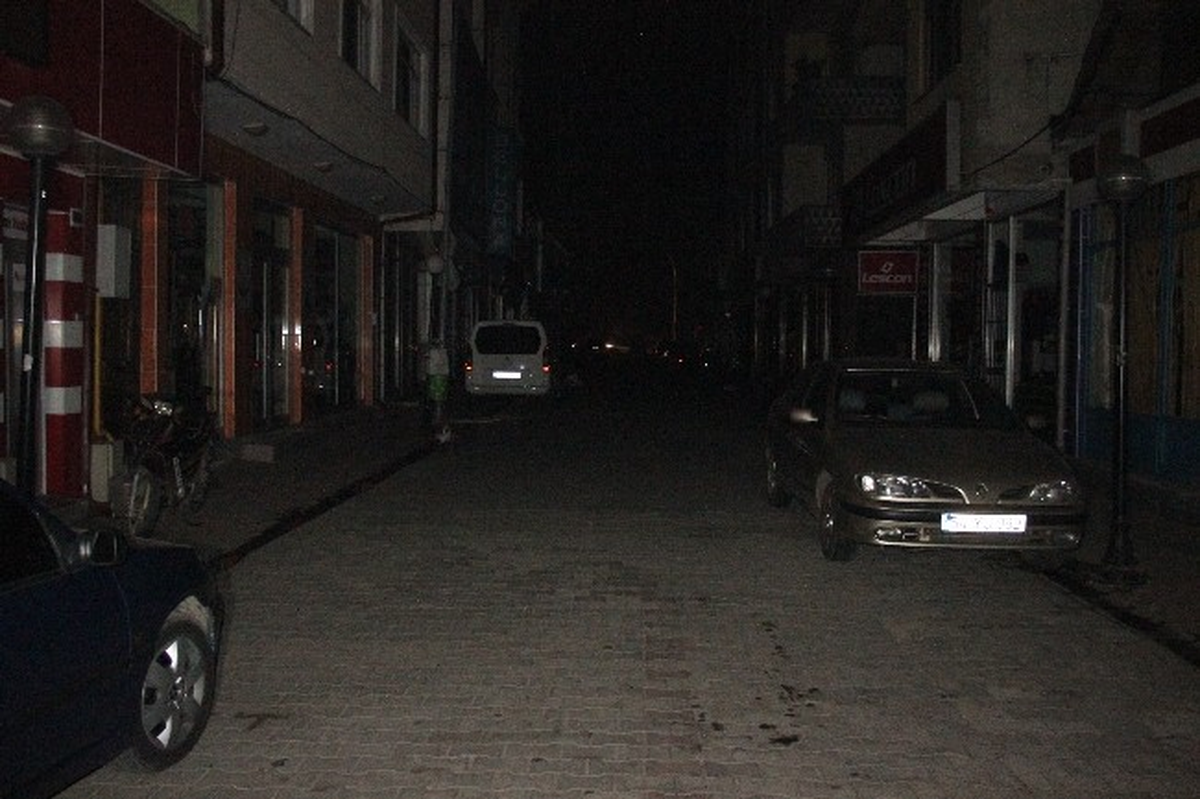 Akyazılılar Geceyi Lüks Işığında Geçirdi