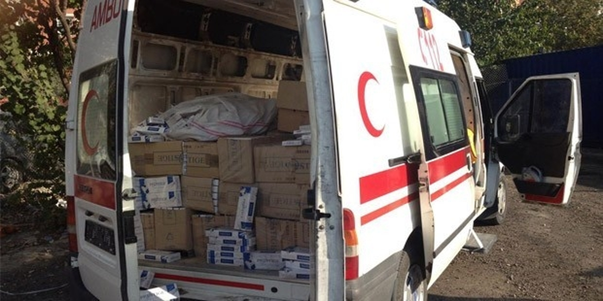 Ambulansta 32 Bin 500 Paket Kaçak Sigara Ele Geçirildi