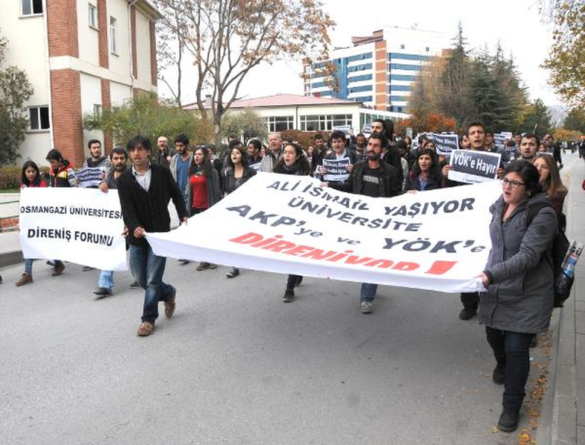 Anadolu Üniversitesinde YÖK Protesto Edildi