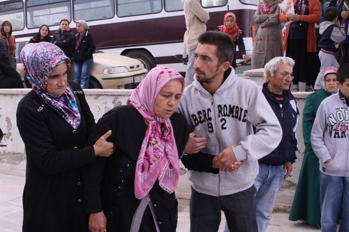 Bebeğini Göremeden Ölen Kadın Toprağa Verildi