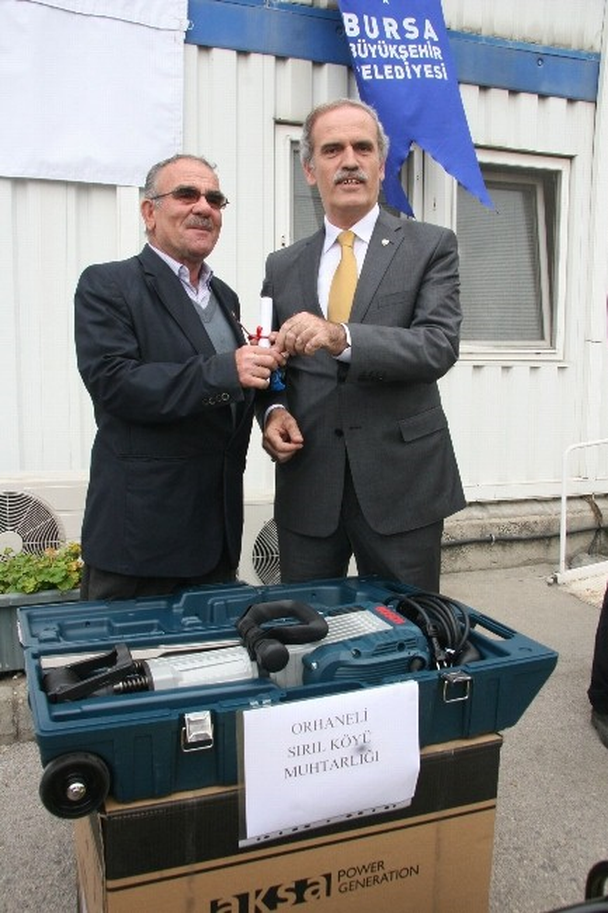 Büyükşehirin Eli Köylere Uzandı