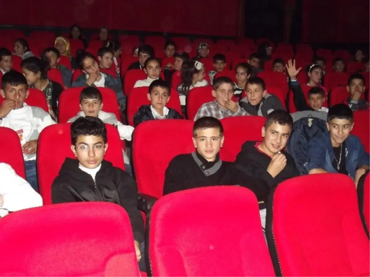 Çocukların Sinema Keyfi