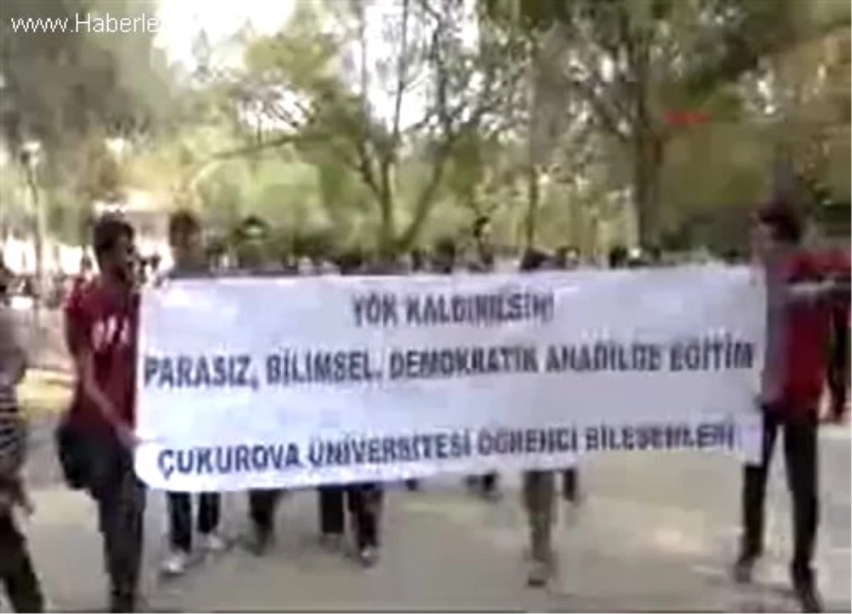 Çukurova Üniversitesi\'nde Protesto Gösterisi