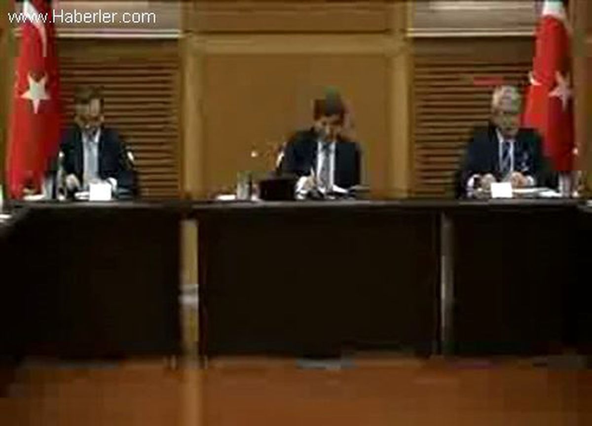 Davutoğlu, NATO Parlamenter Asamblesi Heyetini Dışişleri Bakanlığı Konutu\'nda Kabul Etti