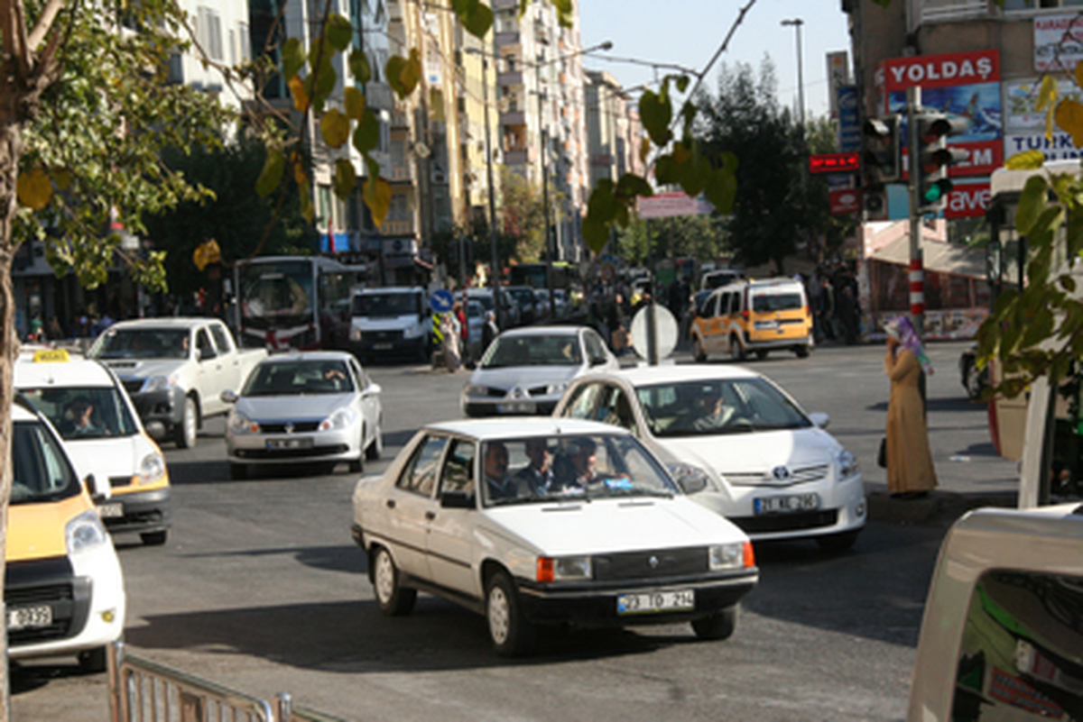 Diyarbakır\'da Trafik Keşmekeşi 
