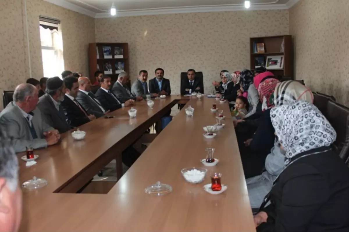 Gevaş'ta AK Parti Belediye Başkan Aday Adayları Tanıtım Toplantısı