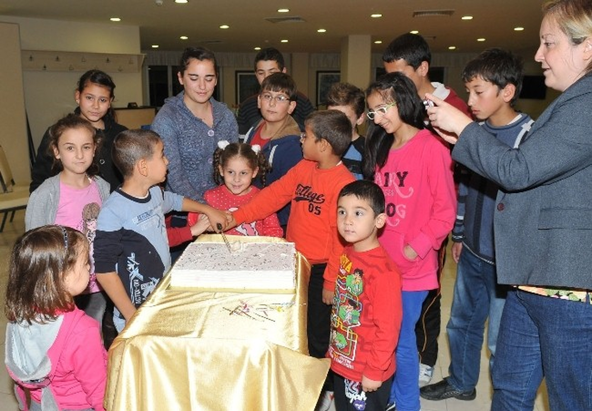 Gönül Elleri Çarşısı, Yetimlerin Doğum Gününü Kutladı