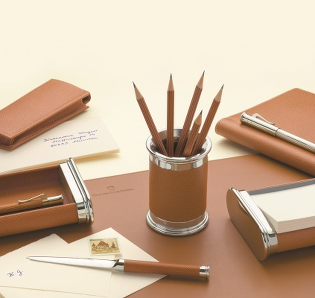 Graf von Faber-Castell\'in Deri Aksesuarları Tasarımıyla Dikkat Çekiyor
