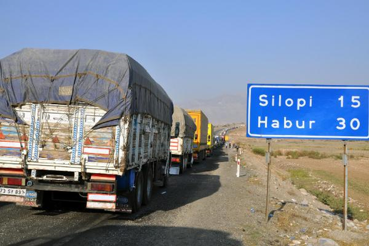 Habur\'da Tır Kuyruğu 40 Kilometreye Ulaştı