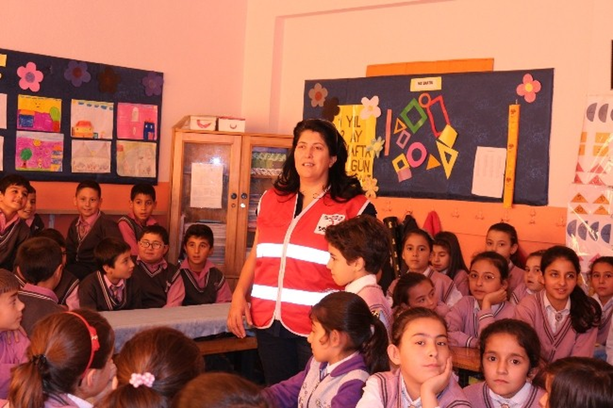 Kızılay\'dan, Tepebaşı İlkokulu Öğrencilerine Seminer