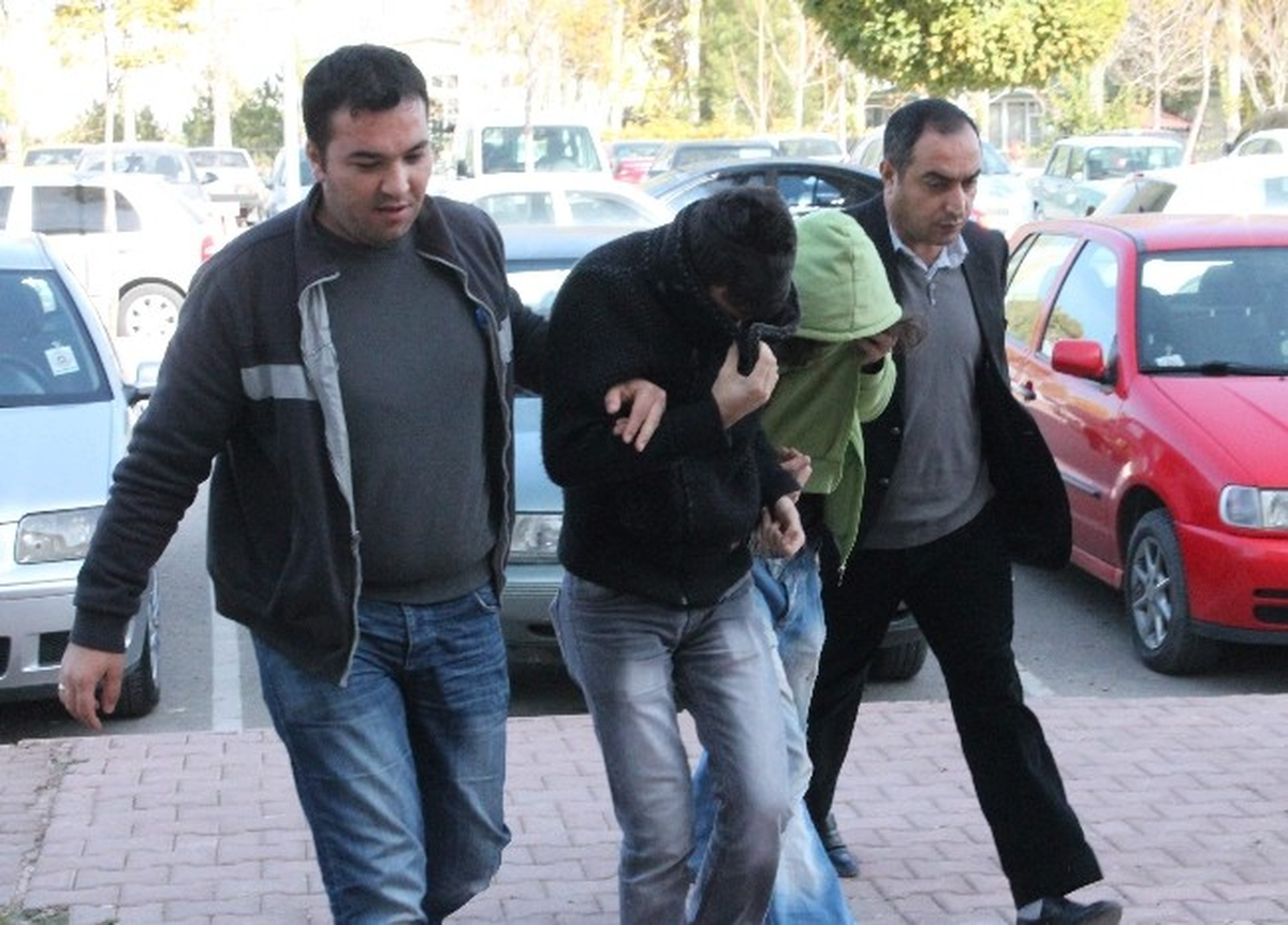 Milletvekili Eşinin Bürosunu Çalışanı Soymuş