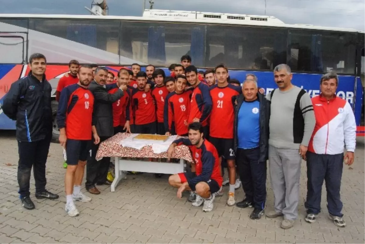 Ödemişspor\'un Galibiyeti Taraftarlarını Sevince Boğdu