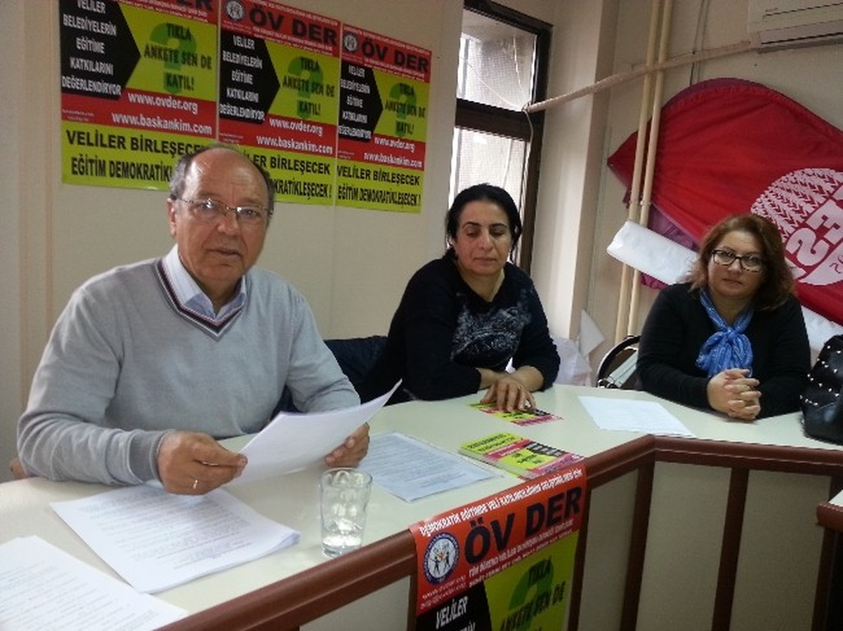 Öğrenci Velileri Derneği\'nden Belediyelere Okul Yardımı Karnesi
