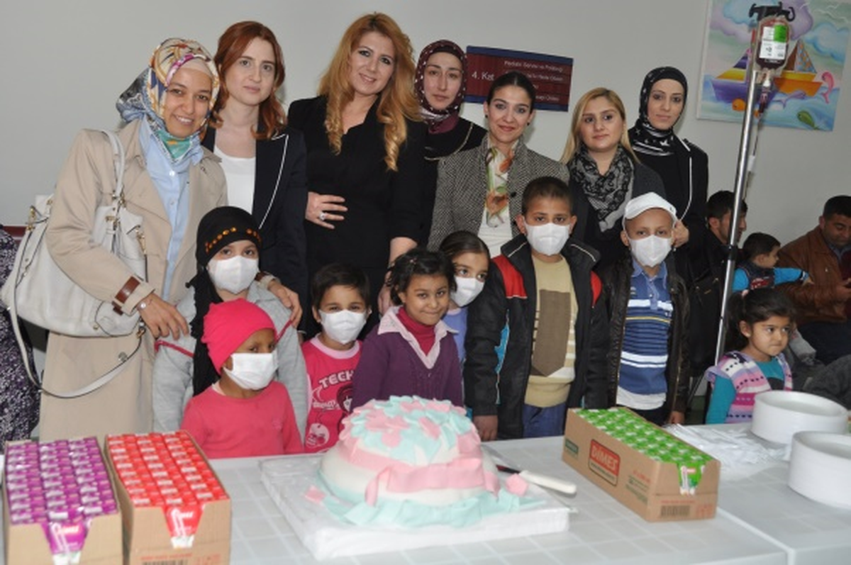 Pınar-Der\'den Onkoloji Hastanesine Ziyaret