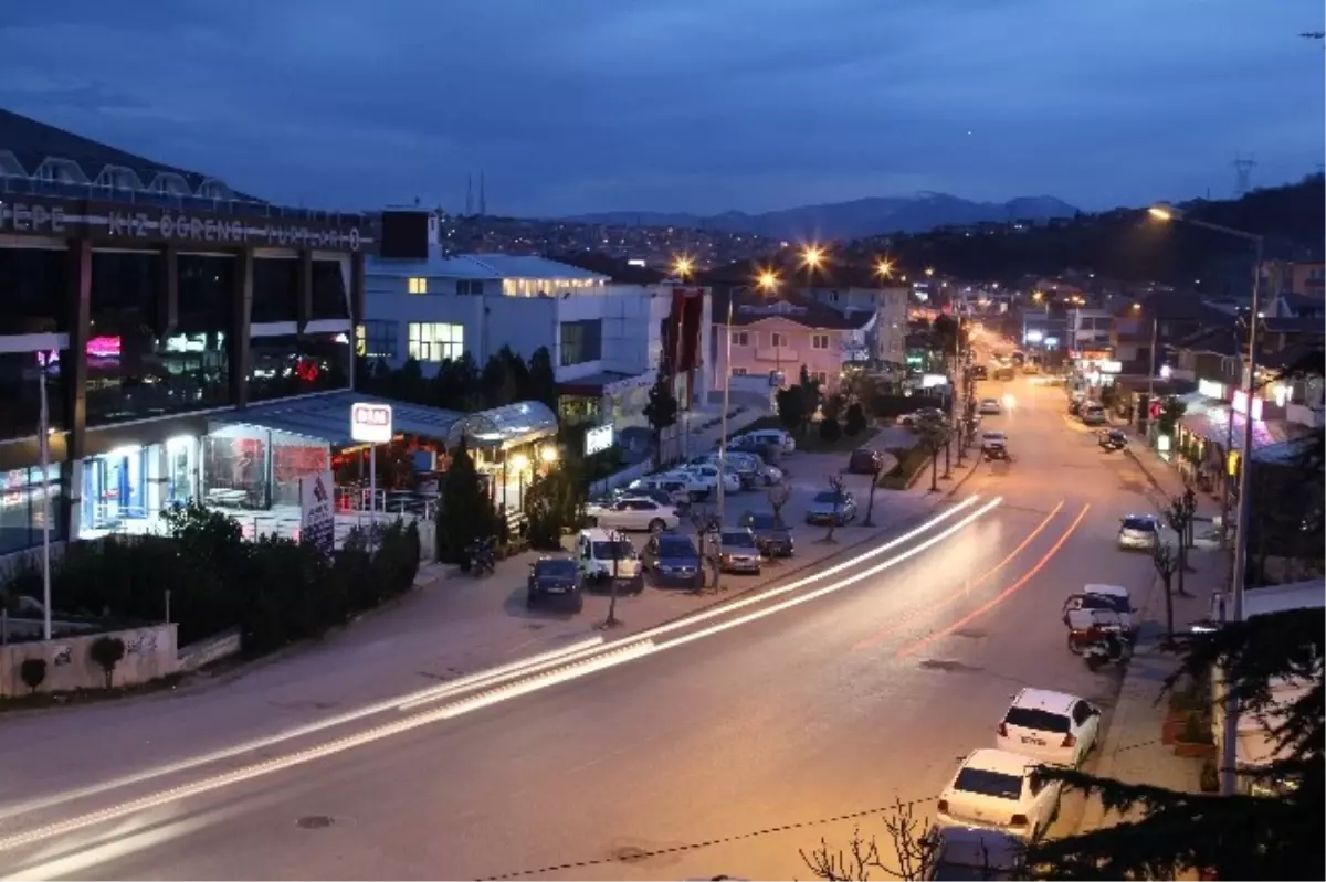 Serdivan Bağlar Caddesi\'nde Kafe ve Restoranlar Gece 02.00\'a Kadar Hizmet Verecek