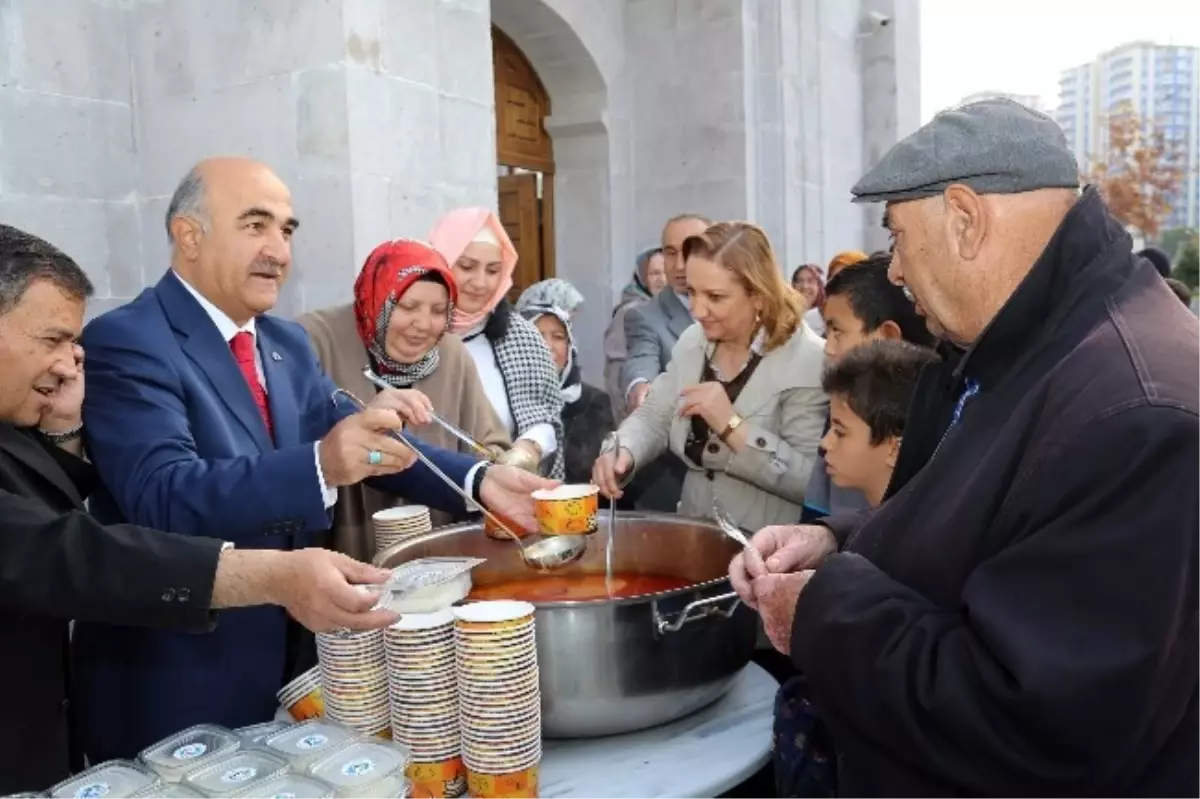 Talas\'lı Kadınların Selçuklu\'da Geleneksel Hizmeti