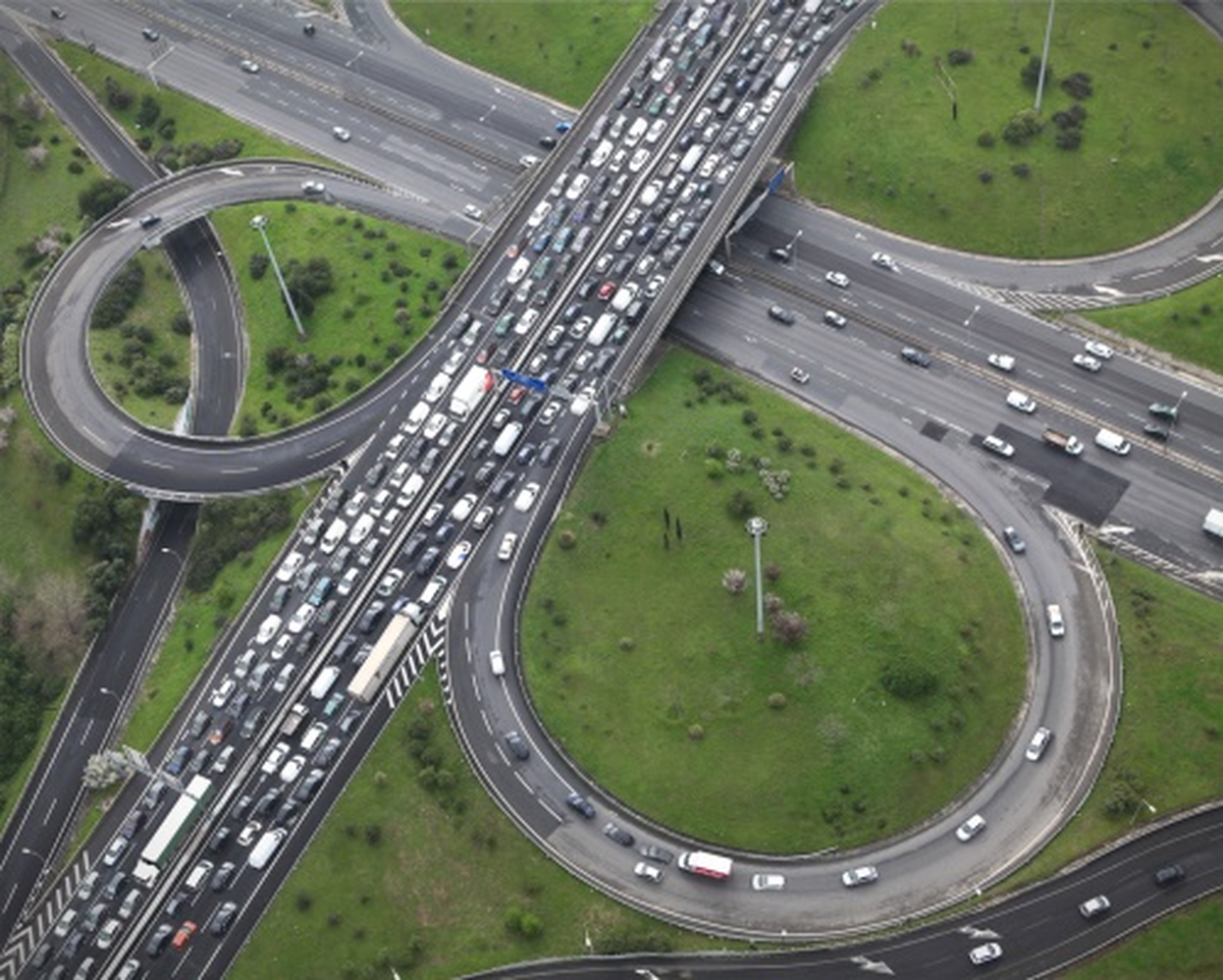 Türkiye\'de Sürücüler Trafik Sebebi12 İş Günü Kaybediyor